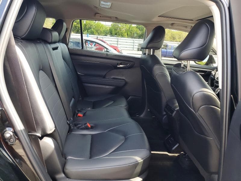 2025 TOYOTA HIGHLANDER HYBRID XLE 11