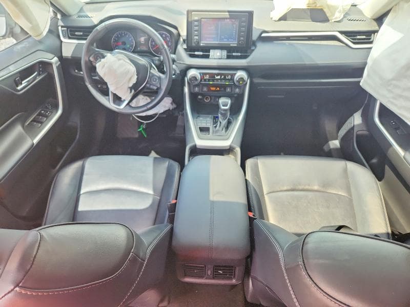 2020 TOYOTA RAV4 XLE PREMIUM 8