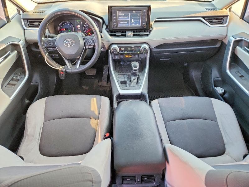 2019 TOYOTA RAV4 XLE 8