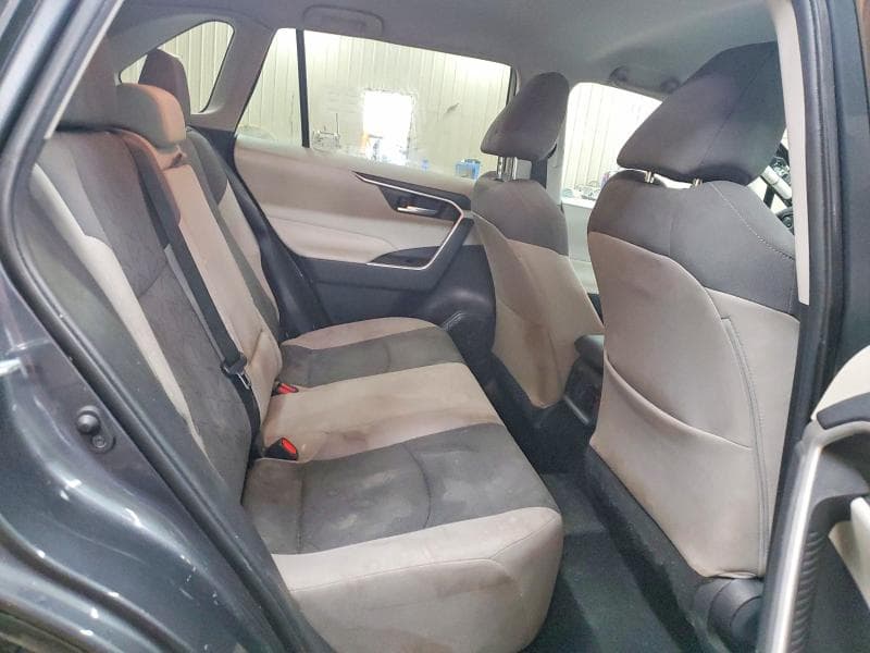 2021 TOYOTA RAV4 XLE 11