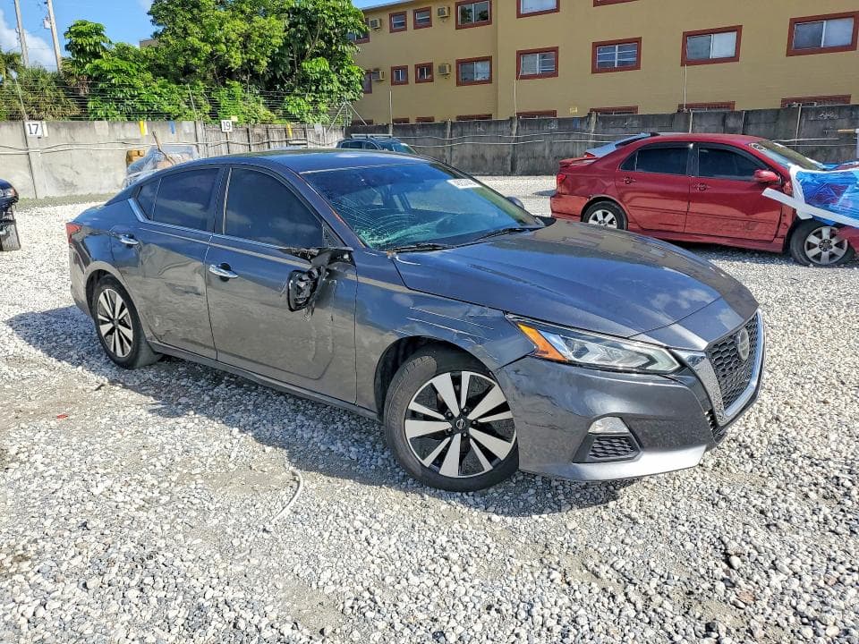 2022 NISSAN ALTIMA SV 4