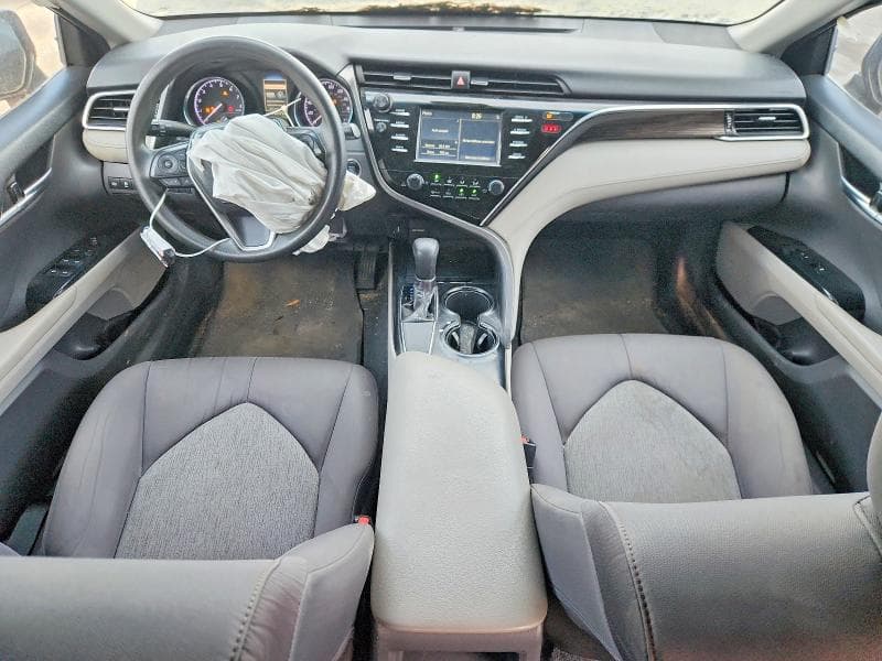 2018 TOYOTA CAMRY LE 8