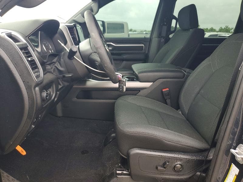 2025 RAM 1500 BIG HORN 7