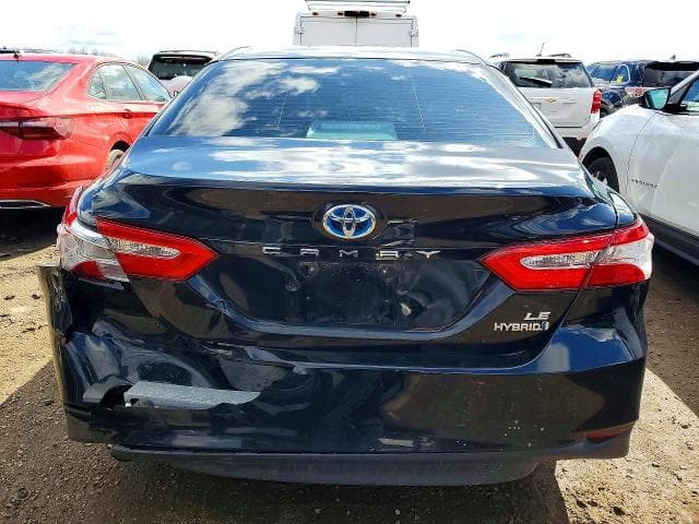 2018 TOYOTA CAMRY LE 6