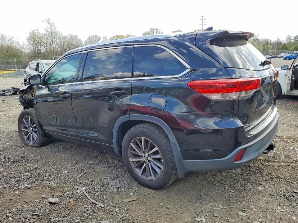 2018 TOYOTA HIGHLANDER XLE 2