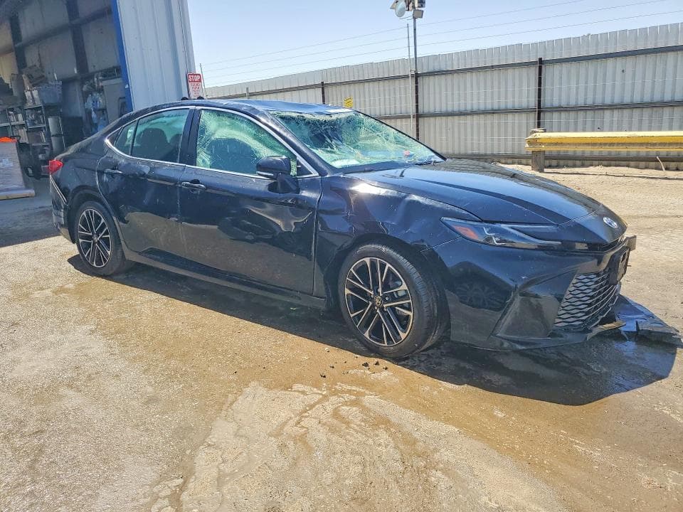2025 TOYOTA CAMRY XLE 4