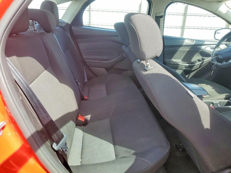 2017 FORD FOCUS SE 10