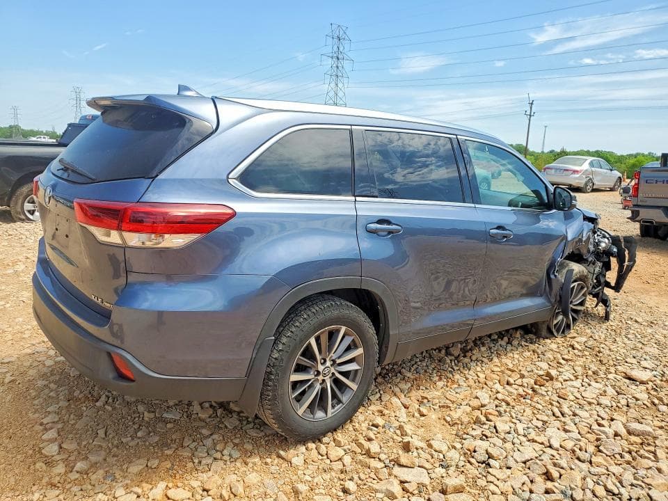 2019 TOYOTA HIGHLANDER XLE 3