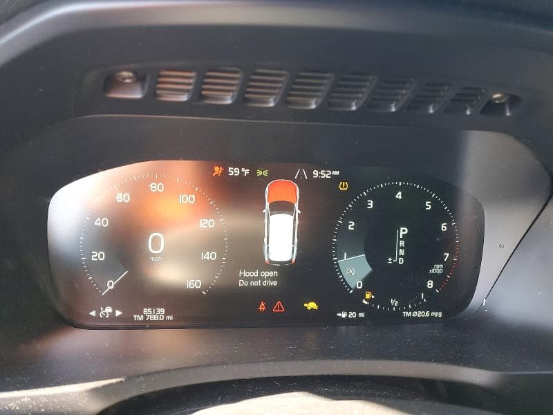 2017 VOLVO XC90 T6 9