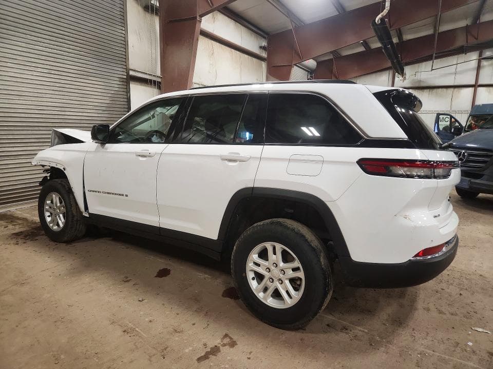 2023 JEEP GRAND CHEROKEE LAREDO 2