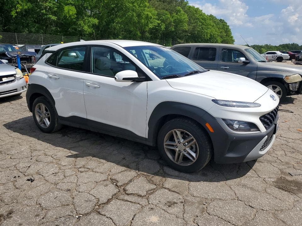 2023 HYUNDAI KONA SE 4