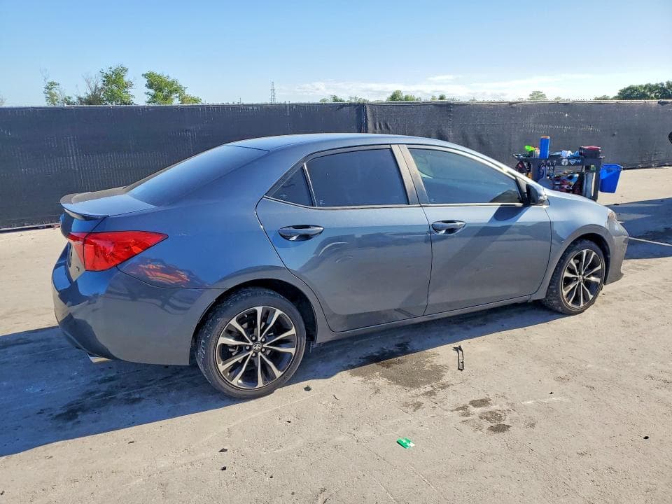 2019 TOYOTA COROLLA SE 3