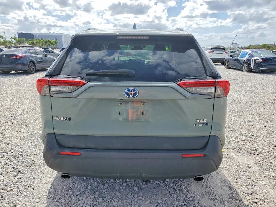 2020 TOYOTA RAV4 HYBRID XLE 6