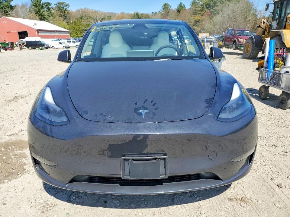 2024 TESLA MODEL Y 5