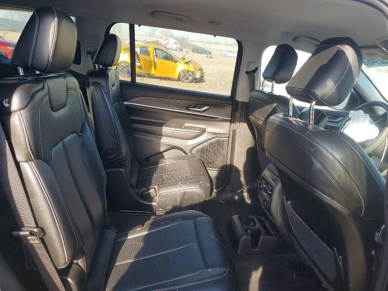 2023 JEEP GRAND CHEROKEE L LIMITED 11