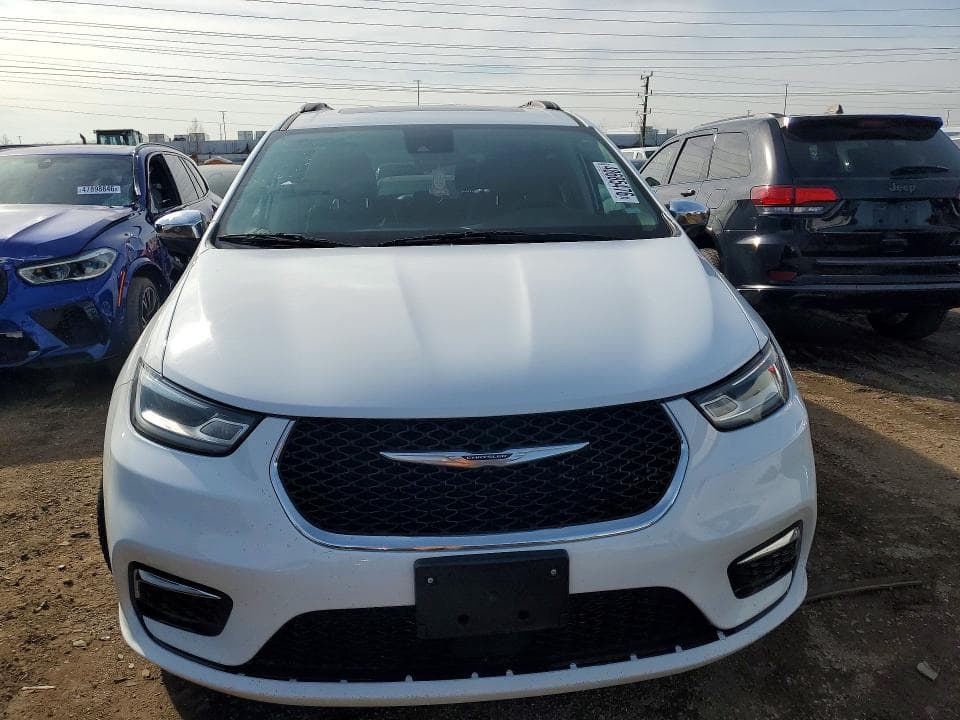 2023 CHRYSLER PACIFICA LIMITED 5