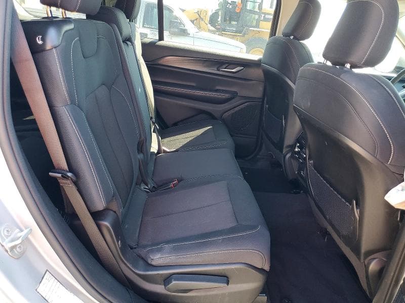2023 JEEP GRAND CHEROKEE L LAREDO 11