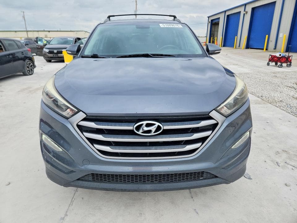 2017 HYUNDAI TUCSON SE PLUS 5