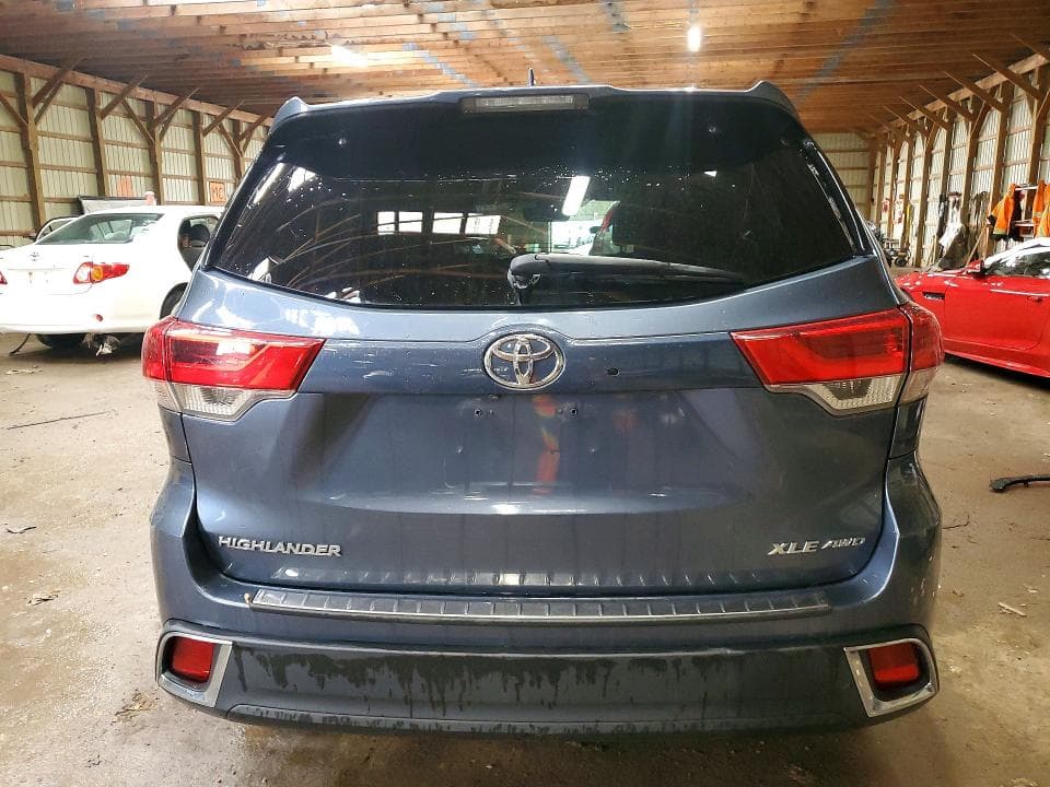 2017 TOYOTA HIGHLANDER XLE 6