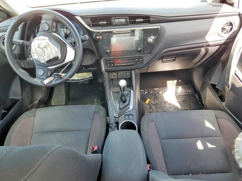2018 TOYOTA COROLLA LE 8