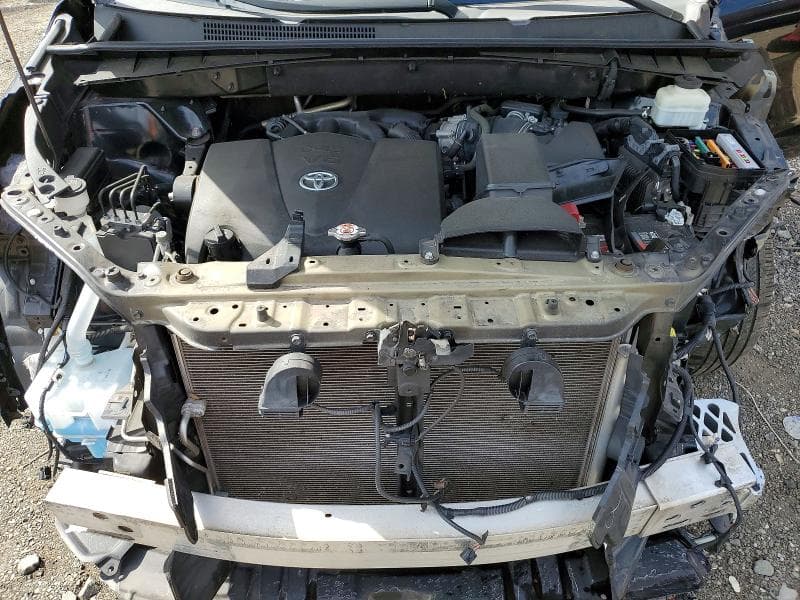 2018 TOYOTA HIGHLANDER XLE 12