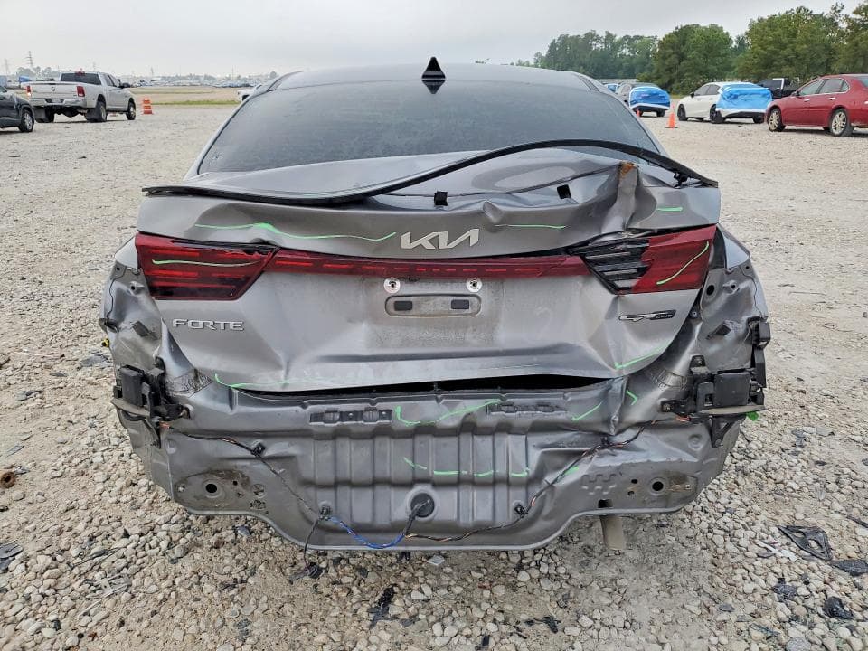 2023 KIA FORTE GT LINE 6