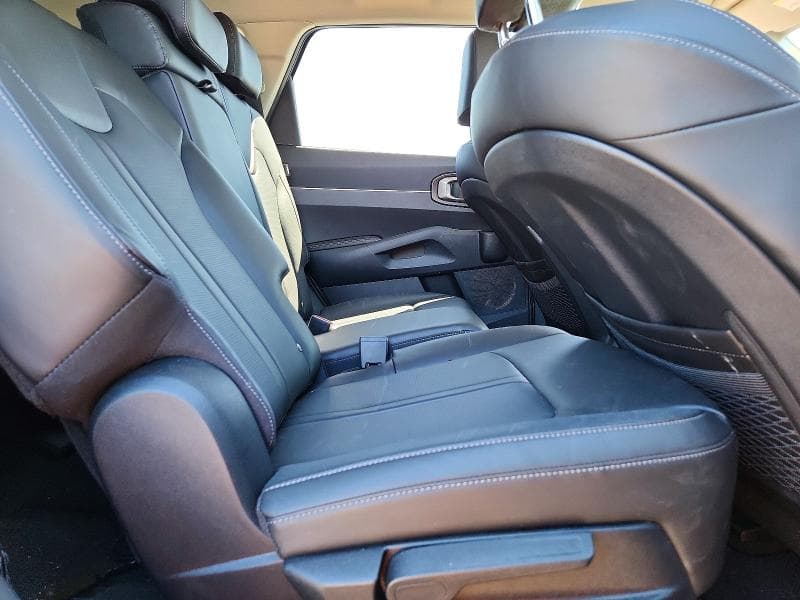2025 KIA SORENTO S 11