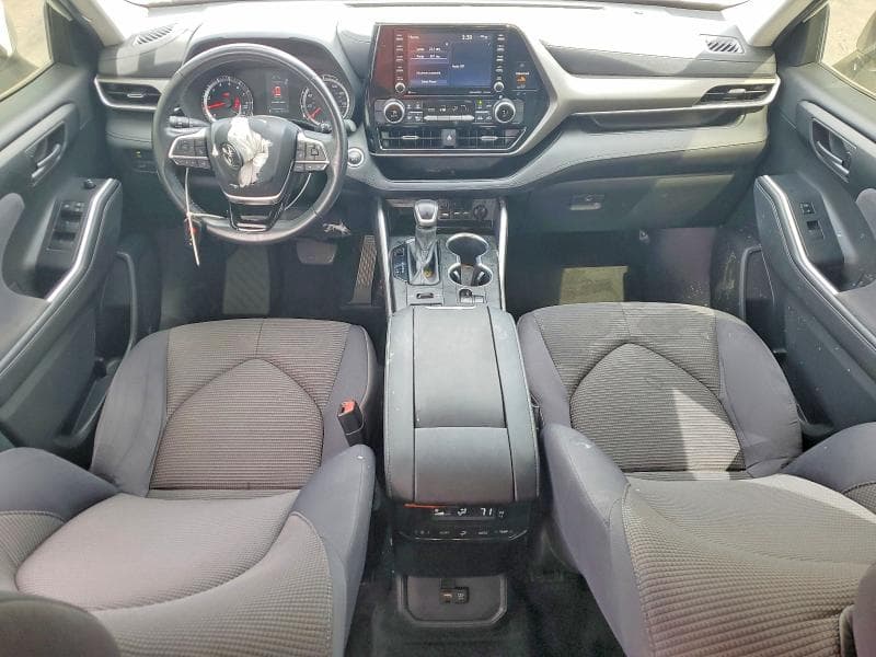2020 TOYOTA HIGHLANDER LE 8