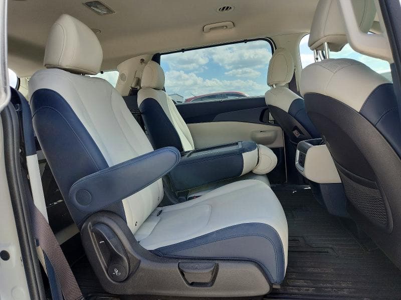 2026 KIA CARNIVAL EX 11