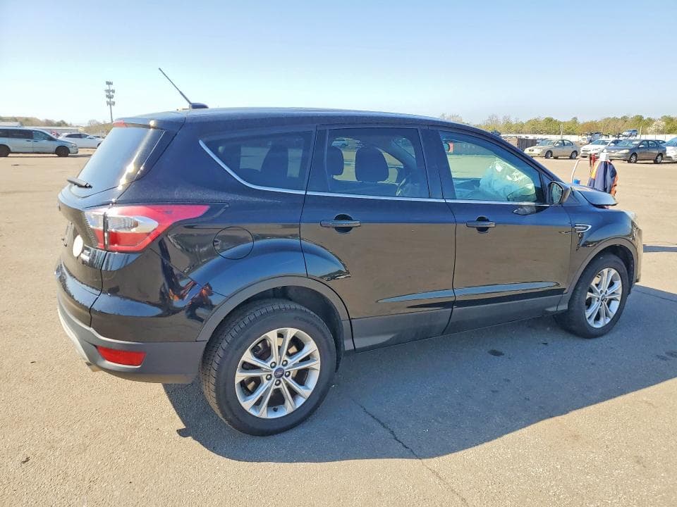 2017 FORD ESCAPE SE 3