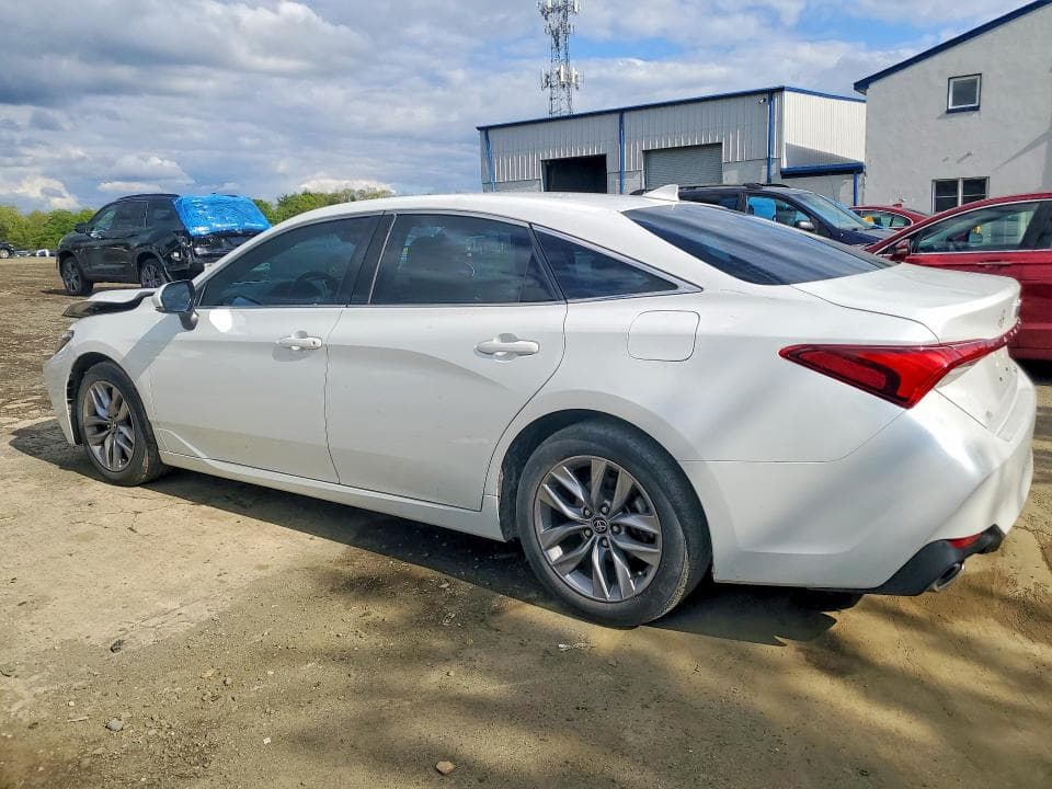 2020 TOYOTA AVALON XLE 2
