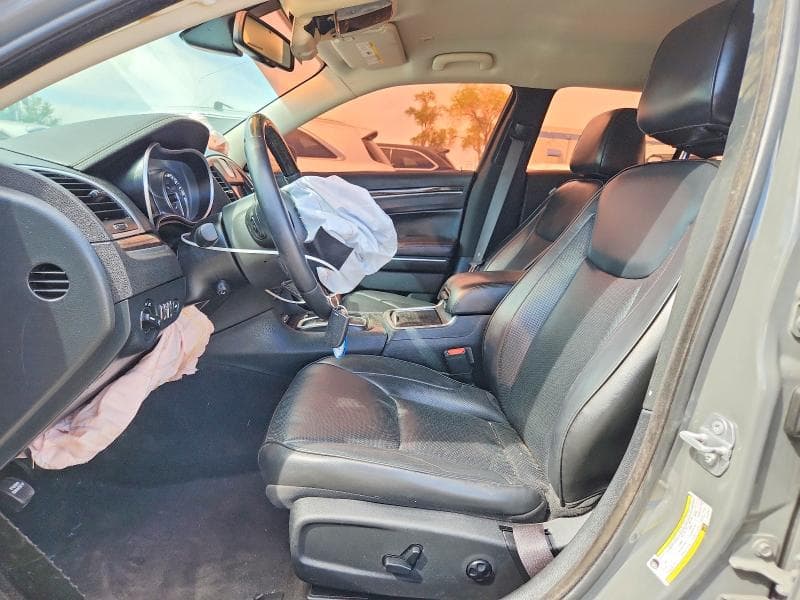 2018 CHRYSLER 300 LIMITED 7