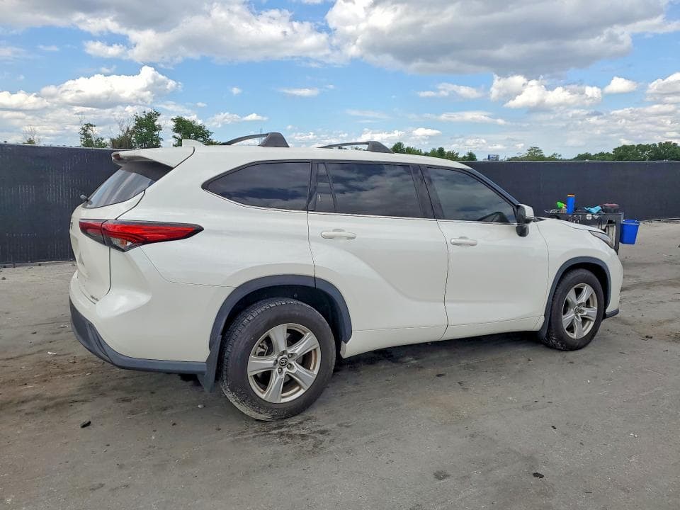 2020 TOYOTA HIGHLANDER LE 3
