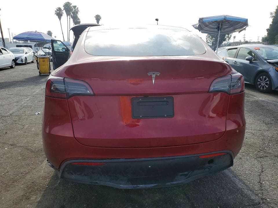 2024 TESLA MODEL Y 6