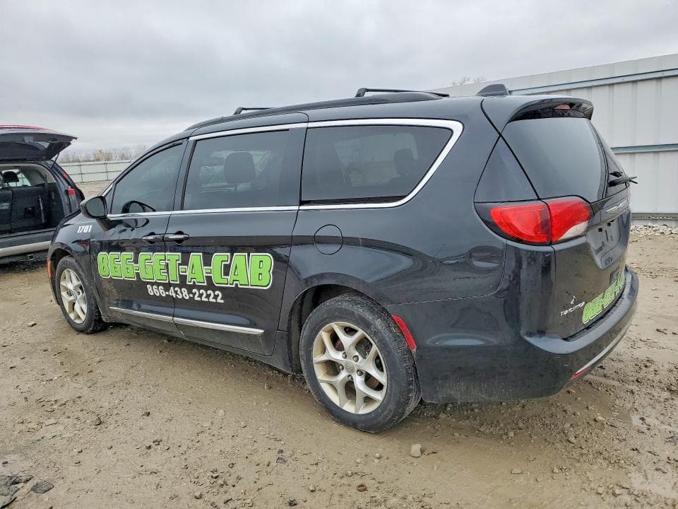2017 CHRYSLER PACIFICA 2