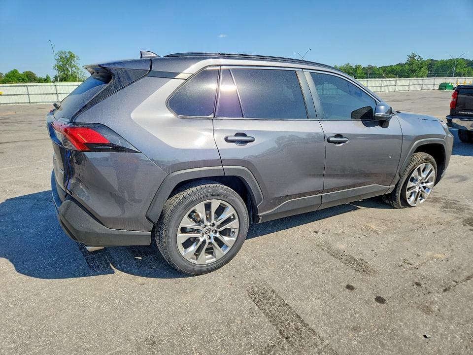 2021 TOYOTA RAV4 XLE PREMIUM 3