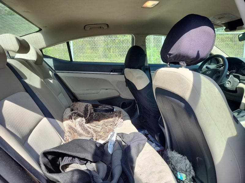 2017 HYUNDAI ELANTRA SE 10