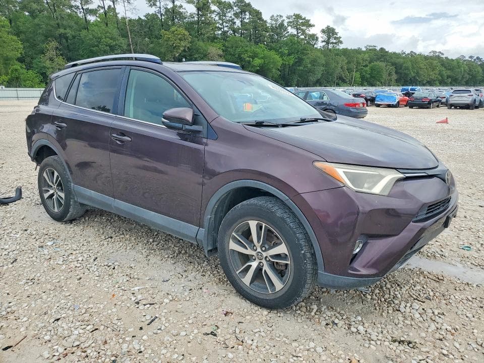 2017 TOYOTA RAV4 XLE 4