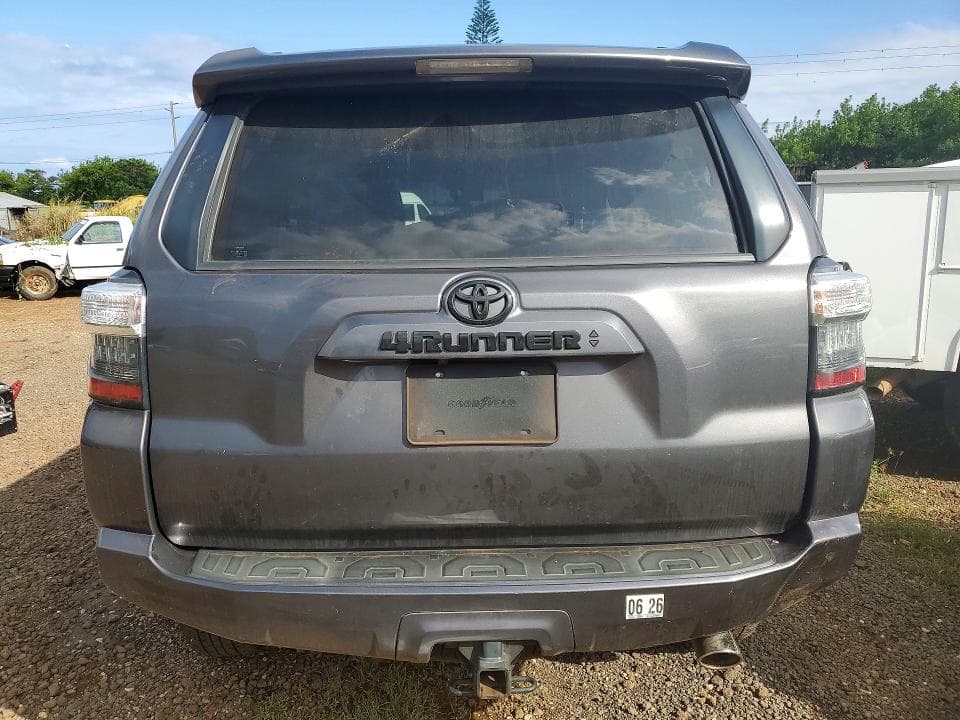2022 TOYOTA 4RUNNER SR5 6