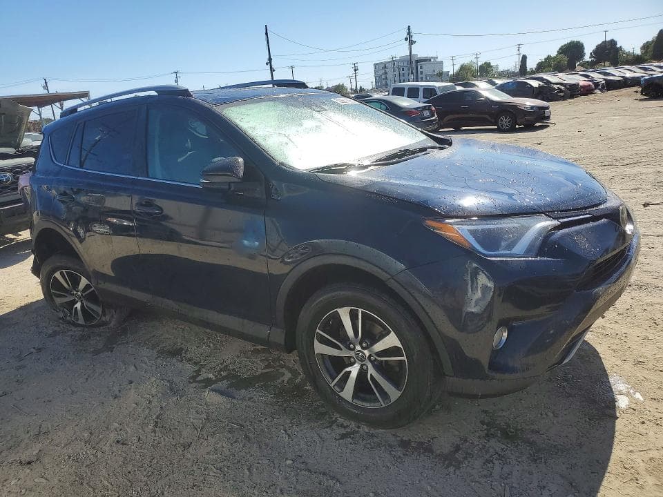 2017 TOYOTA RAV4 XLE 4