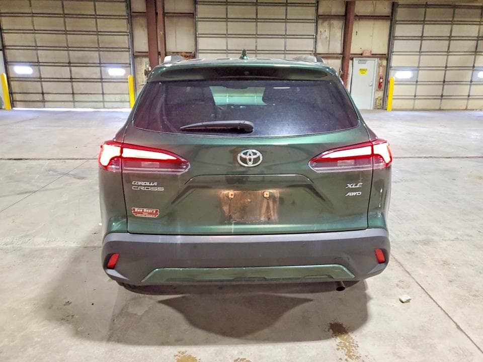 2022 TOYOTA COROLLA CROSS XLE 6