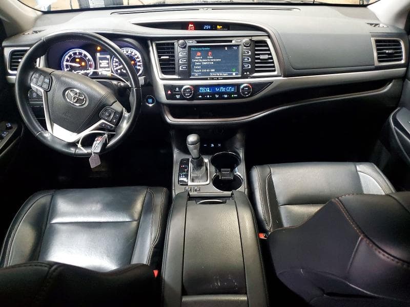2017 TOYOTA HIGHLANDER XLE 8