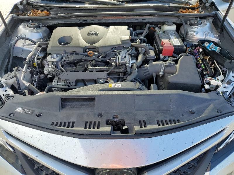 2020 TOYOTA CAMRY SE 11
