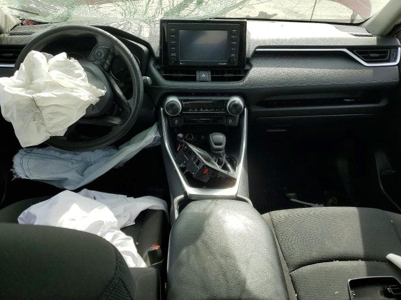 2020 TOYOTA RAV4 LE 8