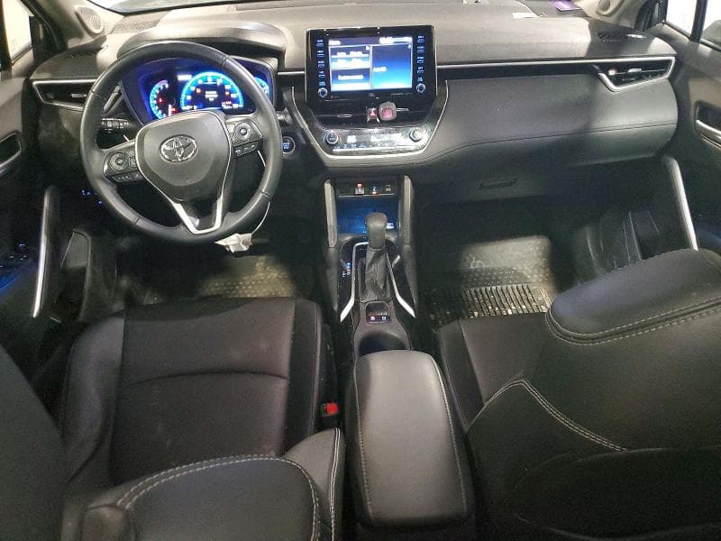 2022 TOYOTA COROLLA CROSS XLE 8