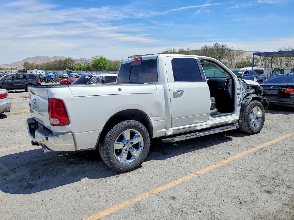 2017 RAM 1500 SLT 3