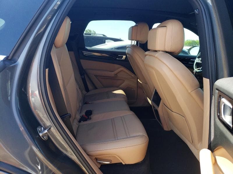 2019 PORSCHE CAYENNE S 11