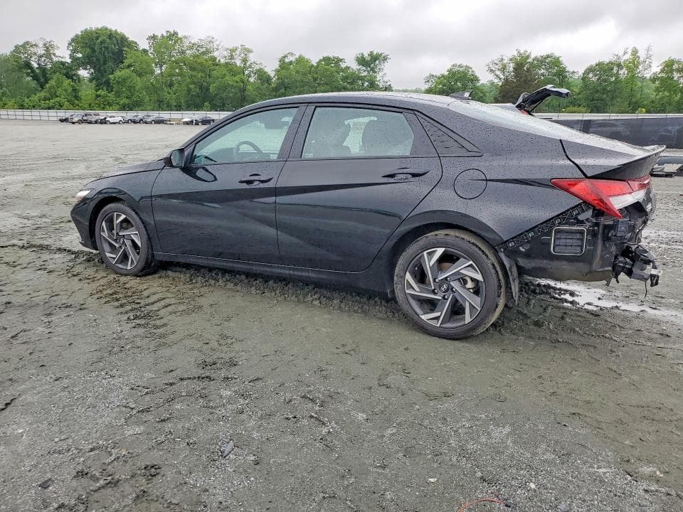 2025 HYUNDAI ELANTRA SEL SPORT 2