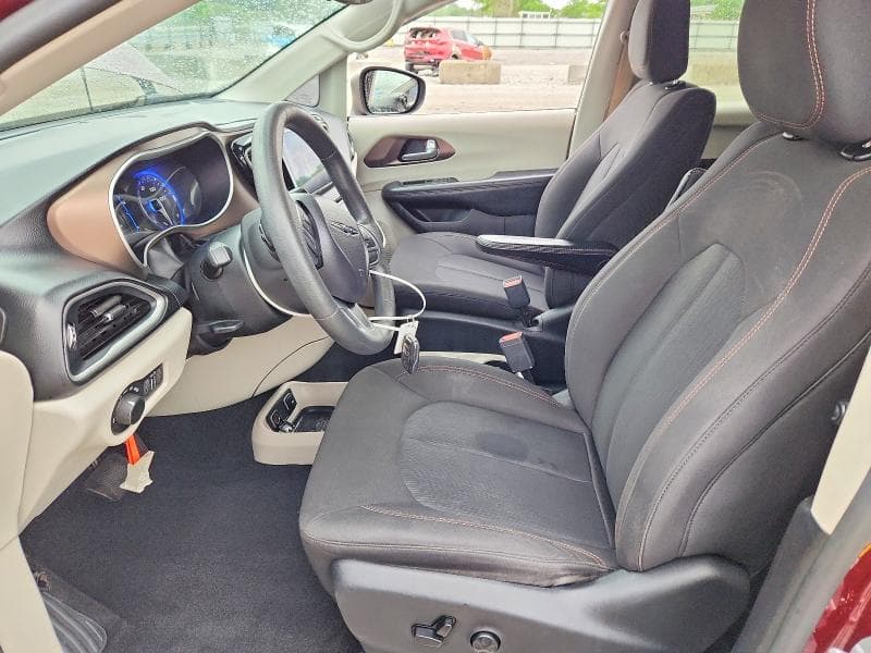 2017 CHRYSLER PACIFICA TOURING 14