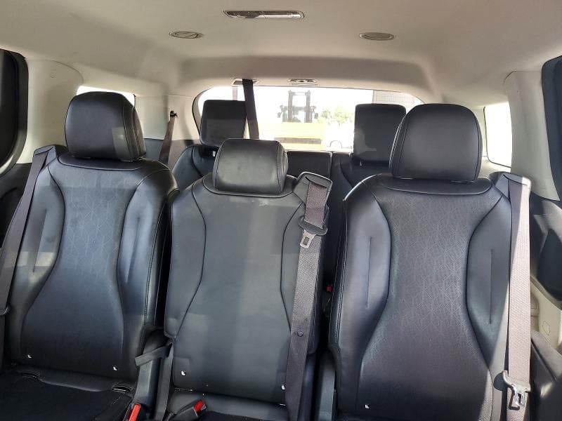 2023 KIA CARNIVAL LX 10